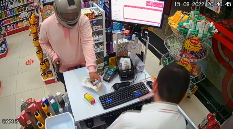 Dupla é presa após assalto a farmácia em Lindoia; vídeo mostra crime